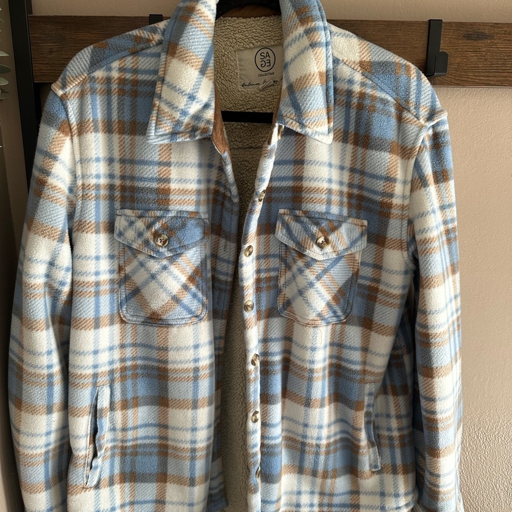 Women’s Sherpa-Lined Plaid Teddy Jacket in Light Blue & Tan